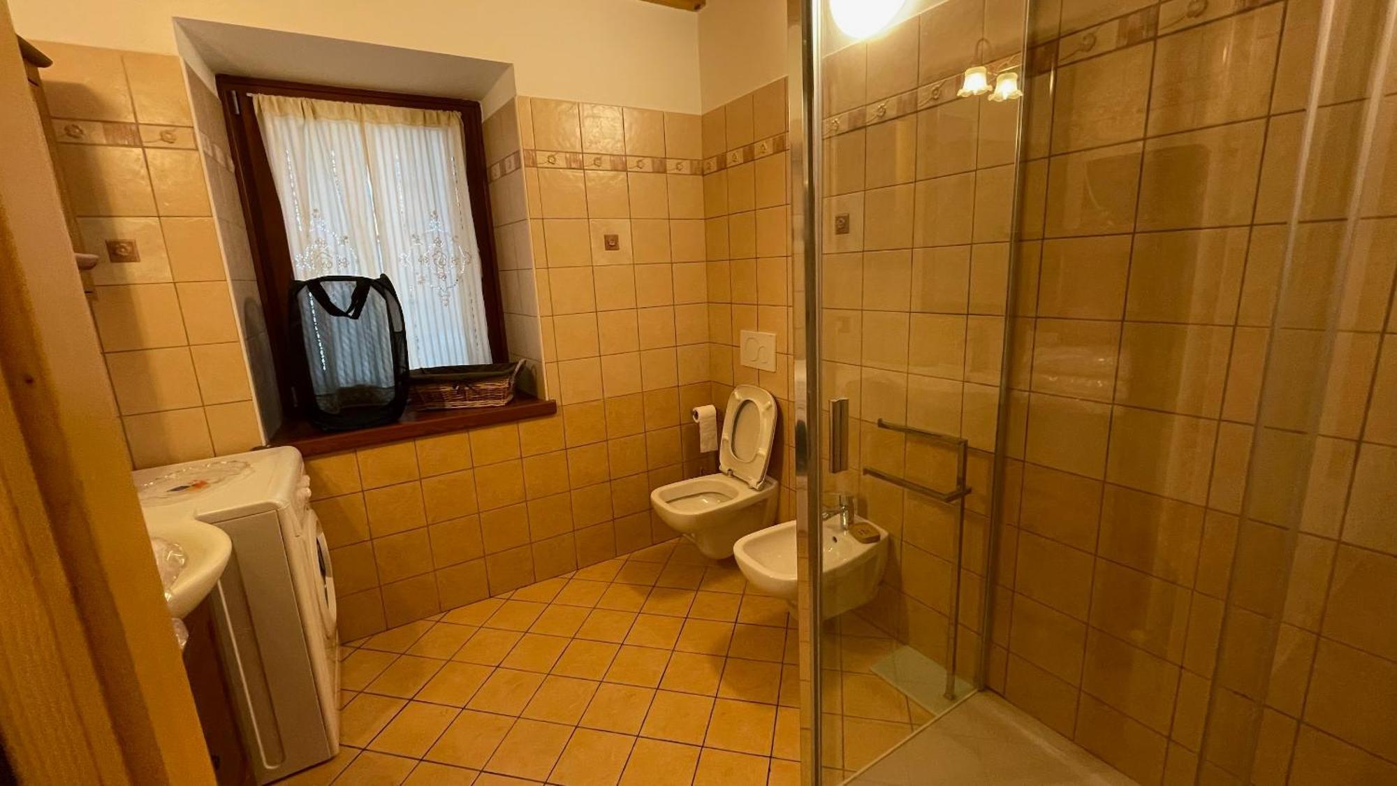 Appartamenti Bion Levico Terme Luaran gambar